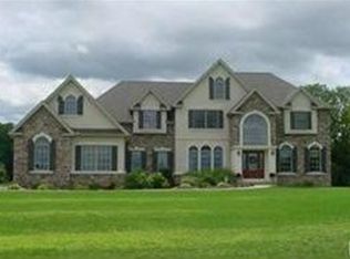 569 Bushkill Center Rd, Nazareth, PA 18064