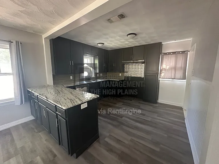 3007 S Washington St — Photo 1