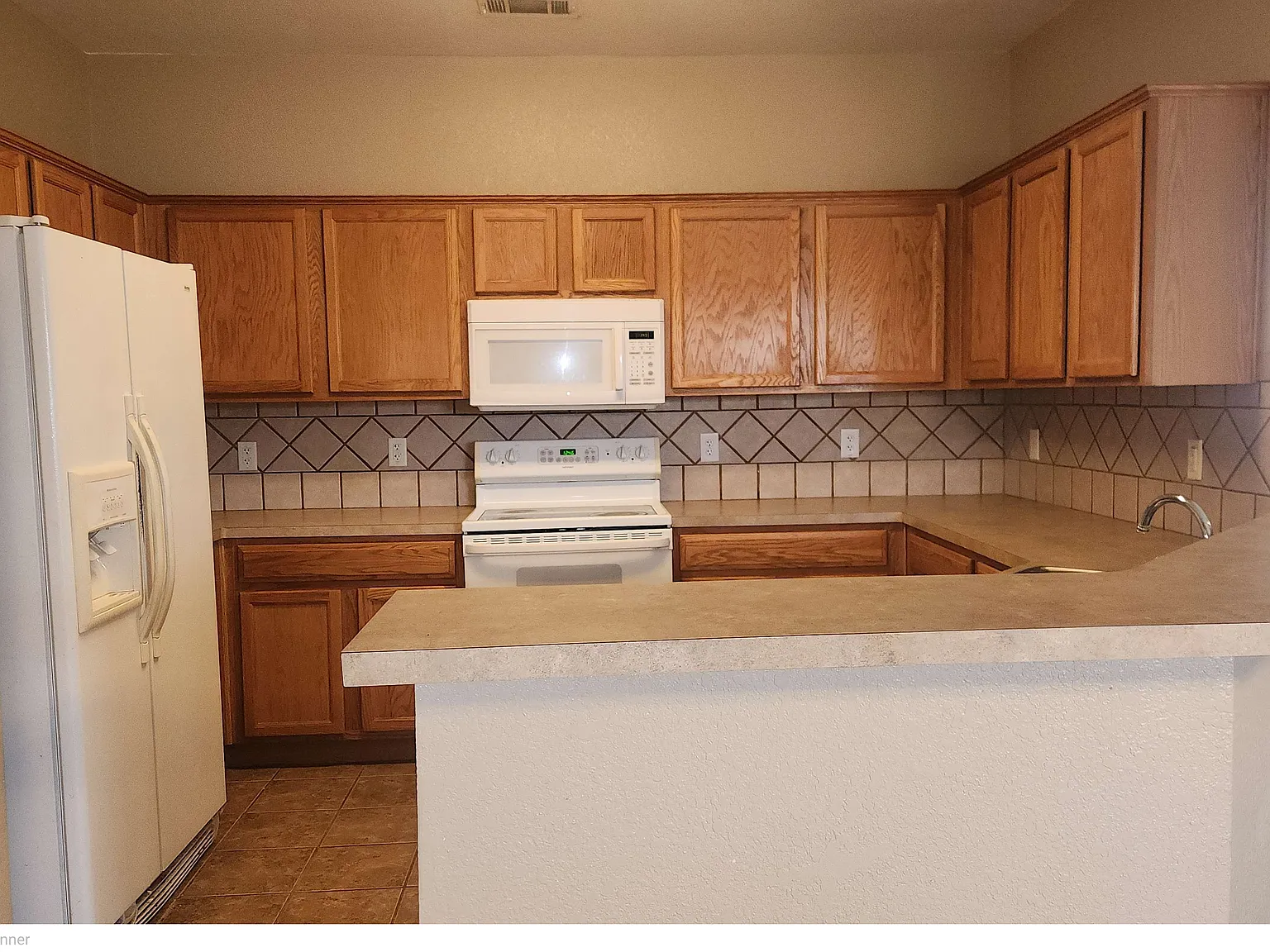 3 Bed, 2 Bath Home — Photo 3