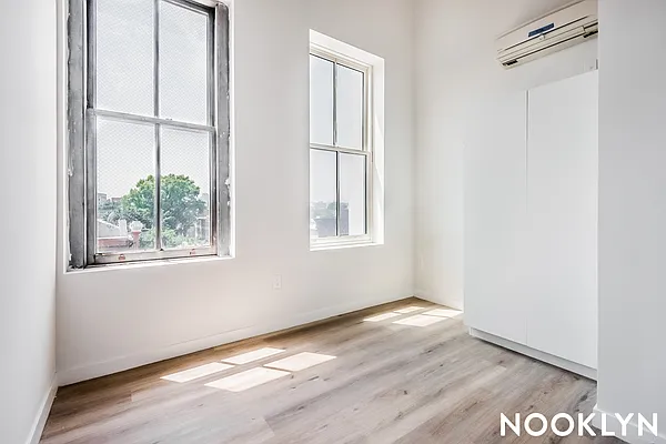 Rented by Nooklyn NYC LLC | media 52