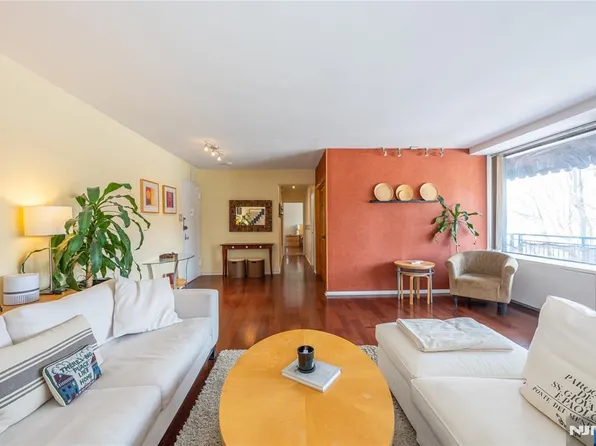 1 Horizon Rd APT 403, Fort Lee, NJ 07024