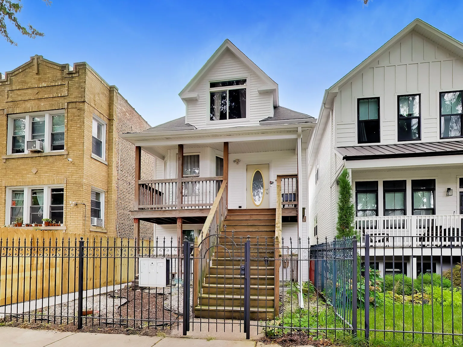 2 bed, $1,800 — Photo 1