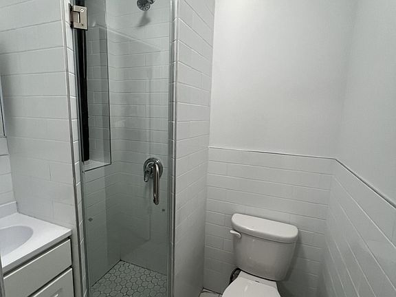 3rd image of 517 E 83rd St APT 3W
