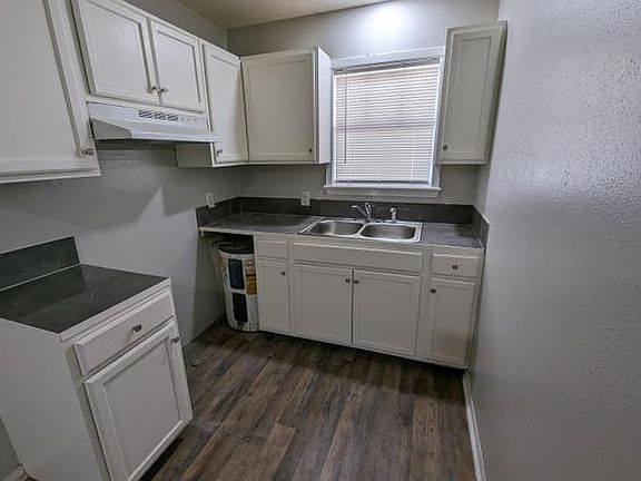 2nd image of 905 Campus St #110