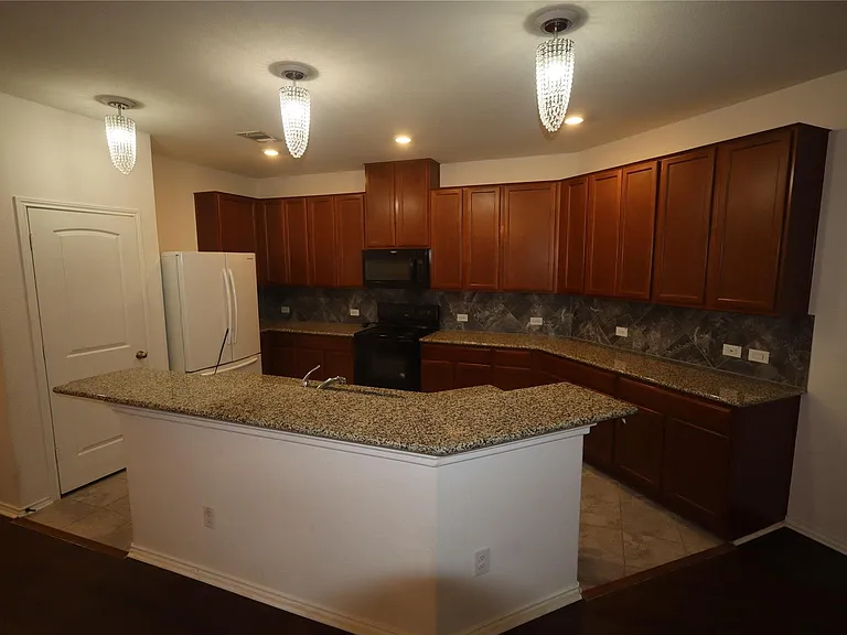 17009 Gibbons Path — Photo 6