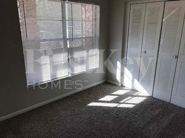 2224 E Hanna Ave — Photo 15