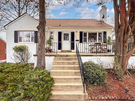 2nd image of 905 N McKinley Rd