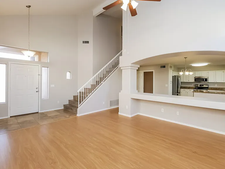 1366 E Vaughn Ave — Photo 4