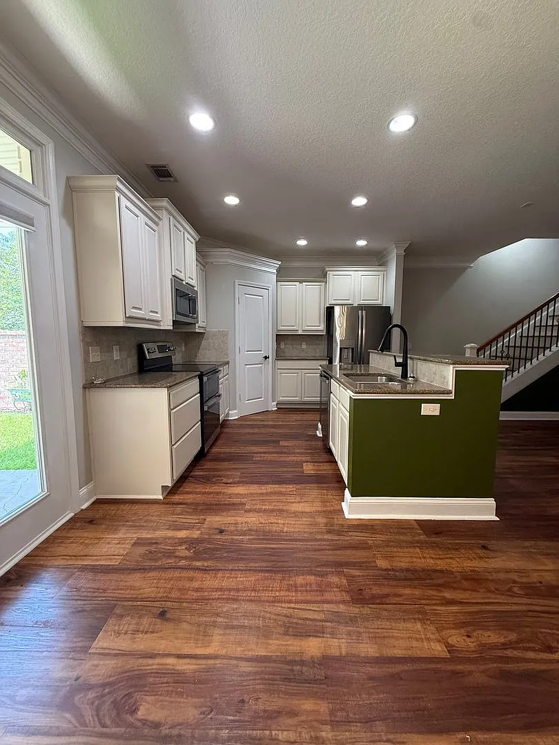 Townhouse — Photo 3