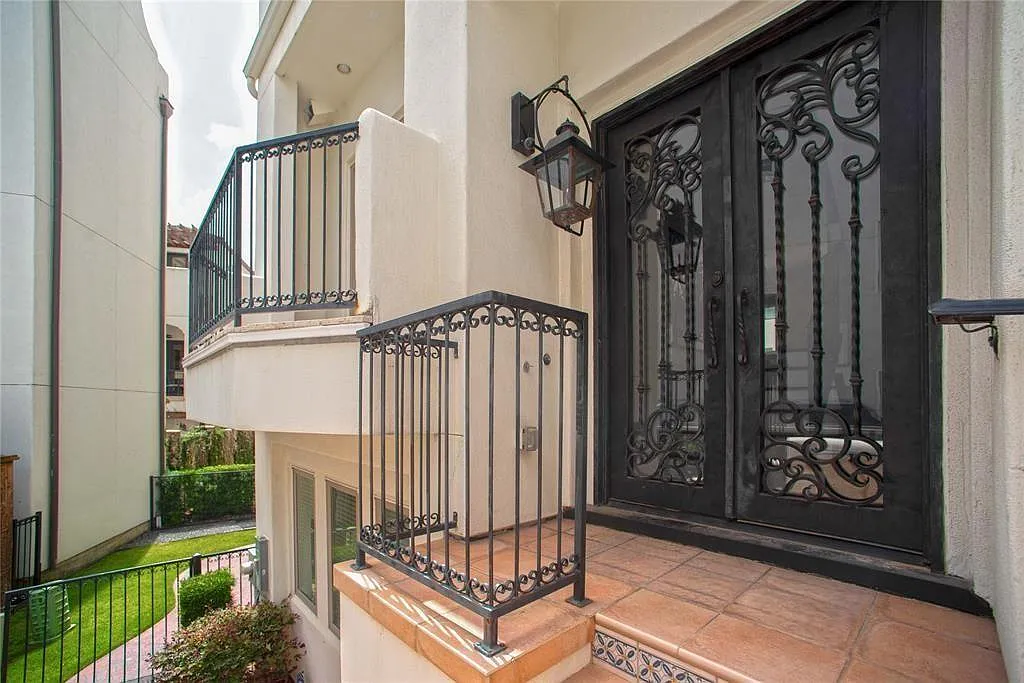 3 bed, 3.5 bath, 3255 sqft, $6,500 — Photo 4