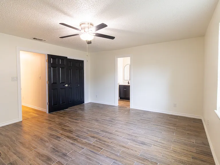 1214 Sycamore Dr — Photo 14