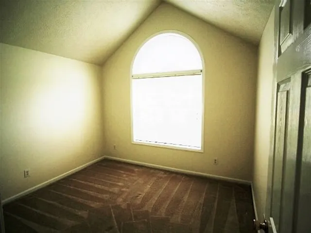 2416 Bradfield Ct — Photo 9