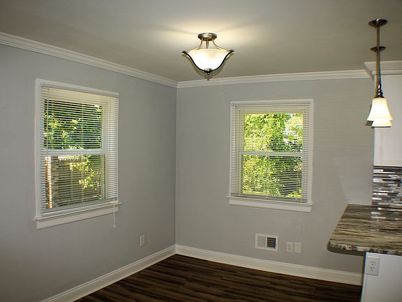 3rd image of 111 Davis Dr