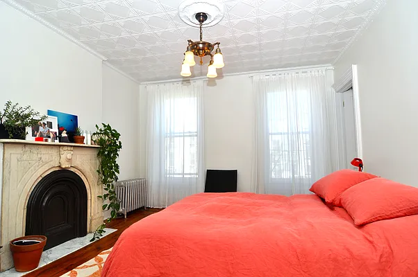 Rented by Compass | media 21