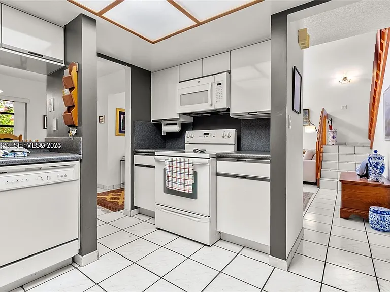 12518 SW 94th Ter #12518 — Photo 7