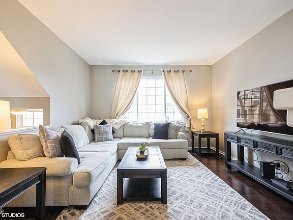4th image of 459 Cary Woods Cir