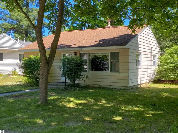 429 Hamilton St, Traverse City, MI 49686