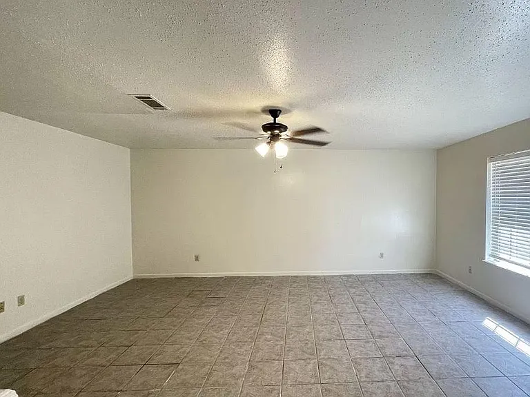 1201 Airline Dr #1201 — Photo 3