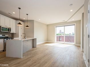 1924 W Byron St #403, Chicago, IL 60613