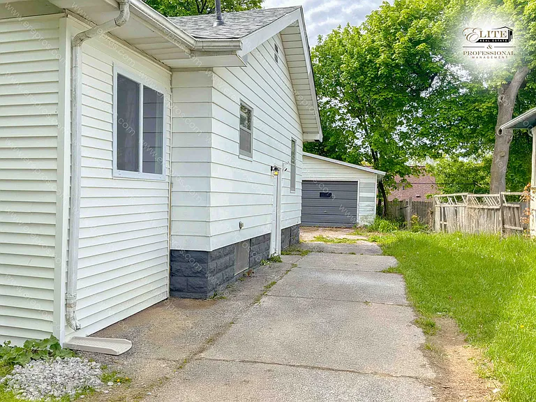 2515 Bagley St — Photo 22
