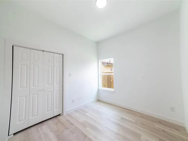 331 Delaware St — Photo 9