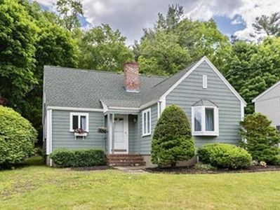 76 Canterbury Rd, Lynnfield, MA, 01940