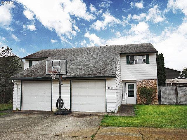 2nd image of 1818-1820 NE 226th Ave