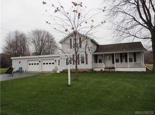 3669 Checkered Tavern Rd, Lockport, NY 14094