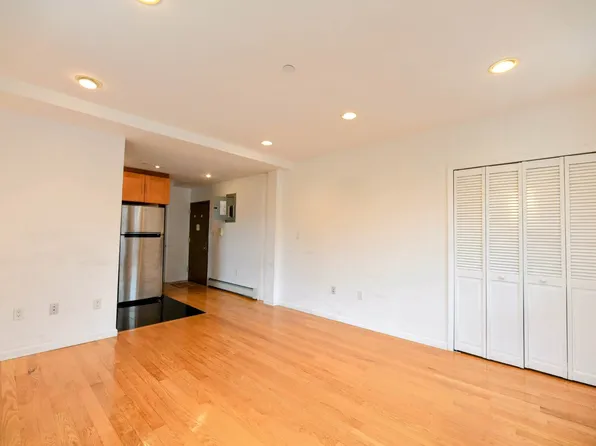 69 Bay 20th Street image 5 of 23