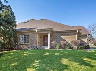 63 Pine Tree Ln, Burr Ridge, IL 60527