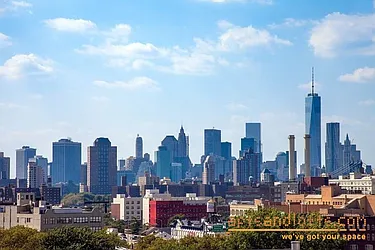 Rented by aptsandlofts.com