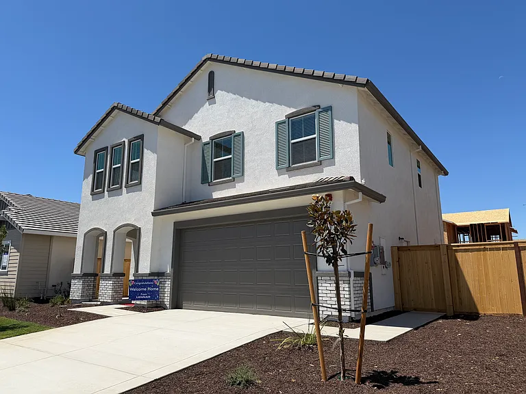 8363 Valpane Way — Photo 2