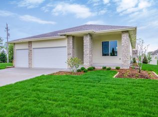 6048 Aspen Dr, West Des Moines, IA 50266