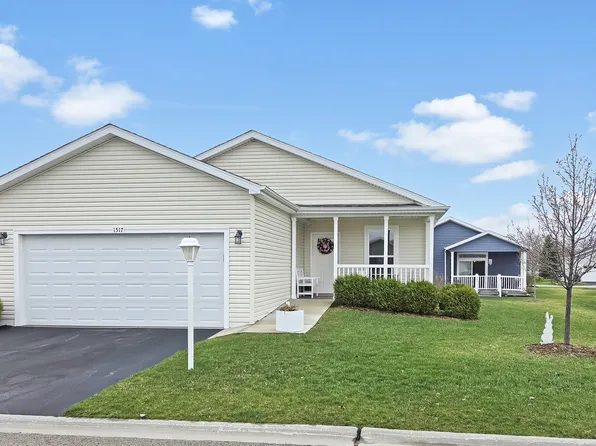 1517 Concord Ct, Grayslake, IL 60030