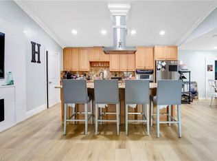 165 4th St, Naples, FL 34113