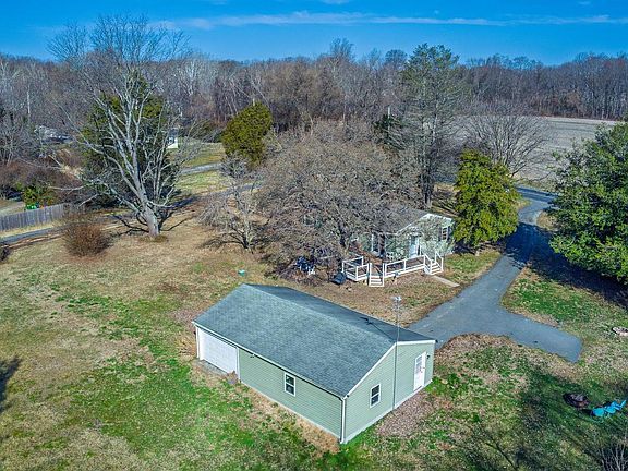 4th image of 24775 Langford Rd