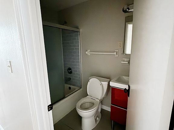 5th image of 215 Mulberry St #2