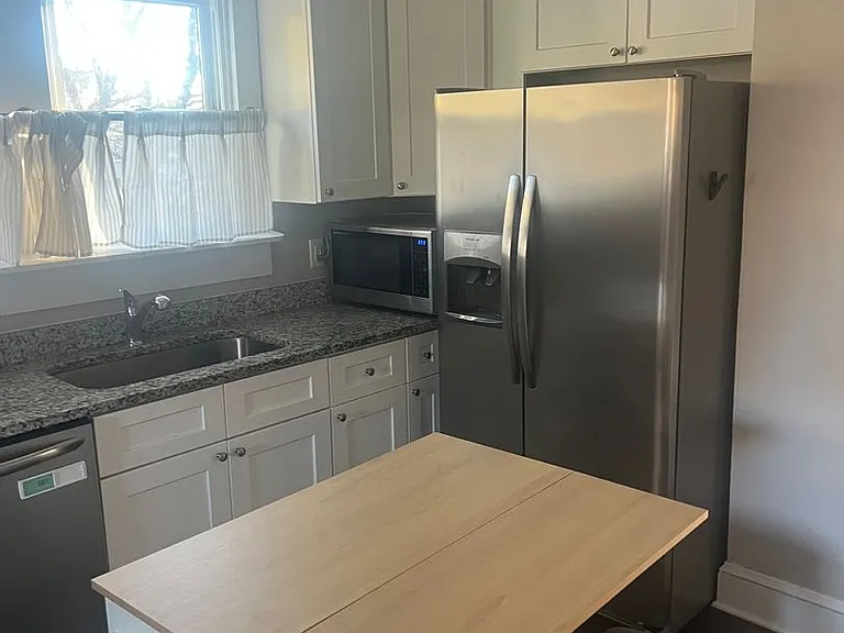 2301 S Ridge Ave — Photo 2