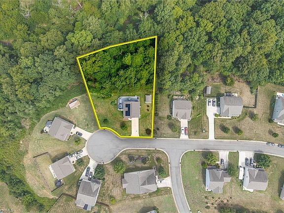 3rd image of 6689 Ridge Bluff Dr
