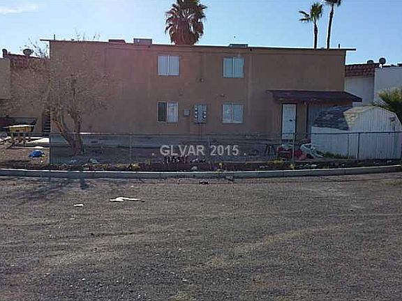 2nd image of 1416 Garden Cir