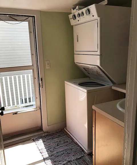 2nd fl Laundry room