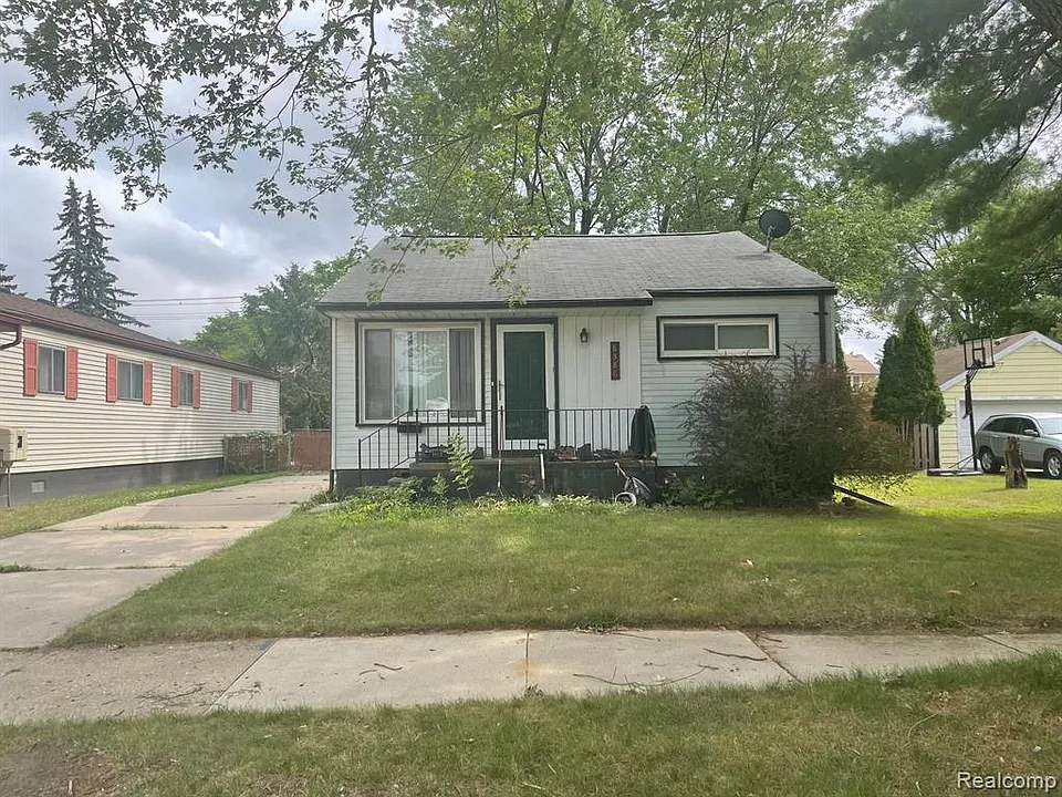 8386 Central Ave