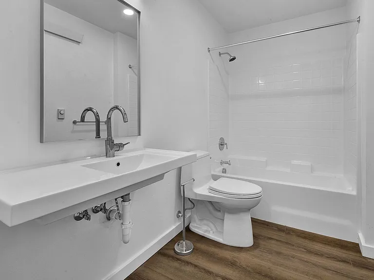 Saddle Lofts Apartments — Photo 17