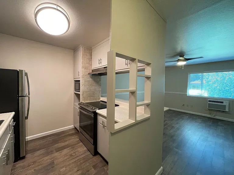 1711 N Street, Sacramento — Photo 25