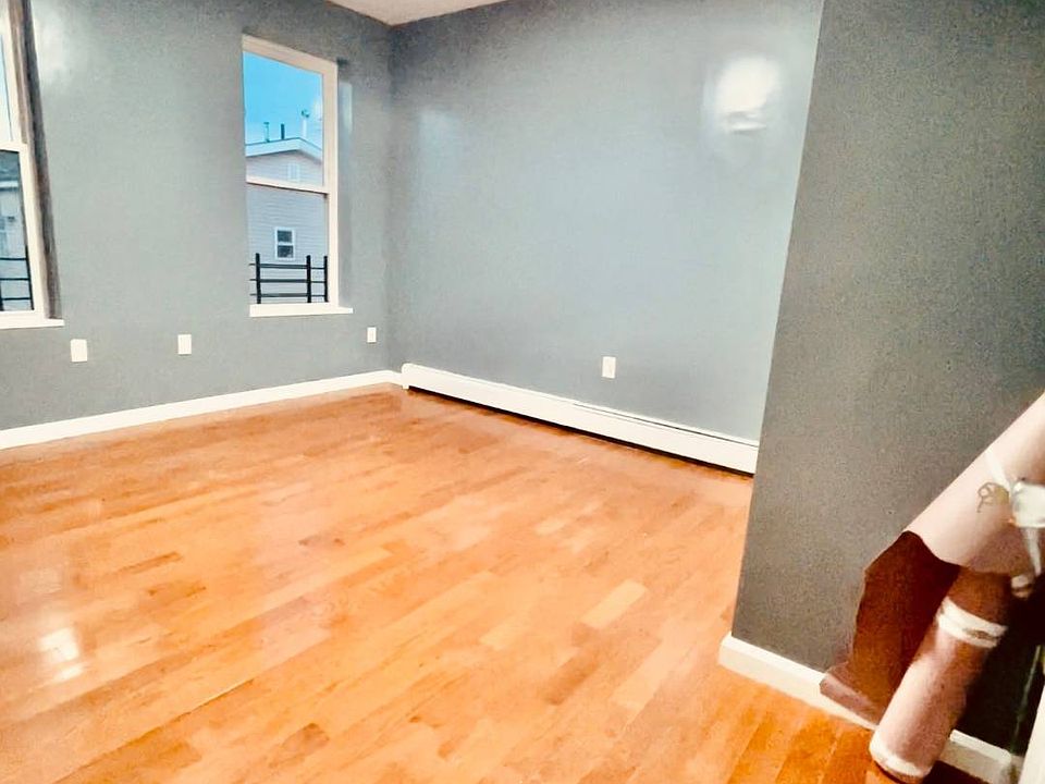 1st image of 107 Union Hall St