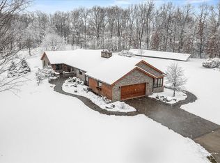 10089 White Lake Rd, Fenton, MI 48430