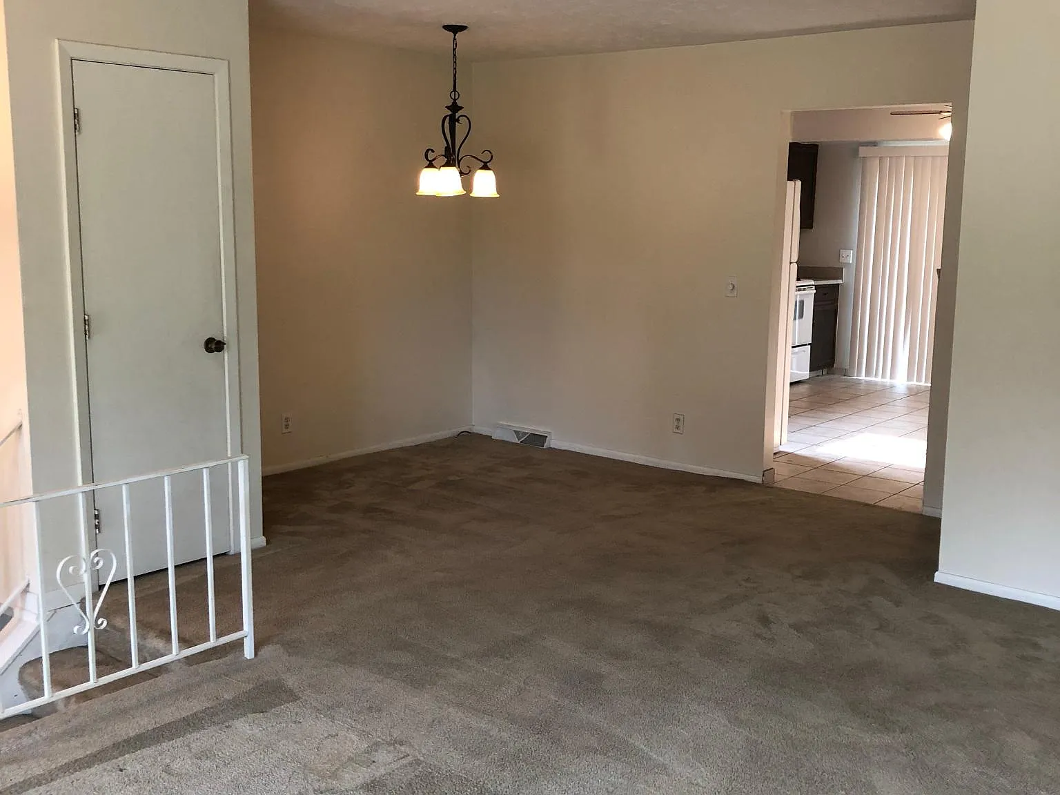 2 bed, 1210 sqft, $1,825 — Photo 3