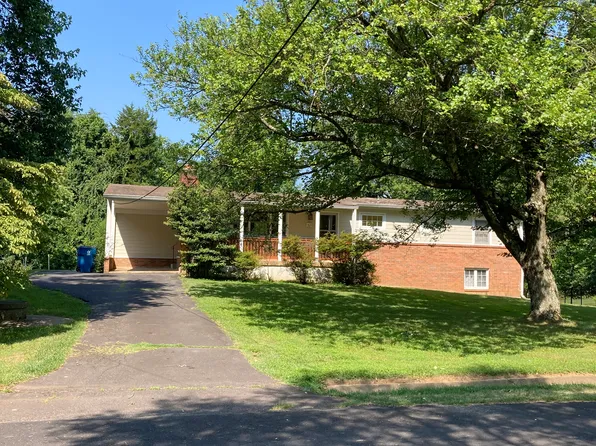 852 Constellation Dr, Great Falls, VA 22066