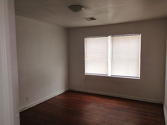 4th image of 1633 E 10th St #1