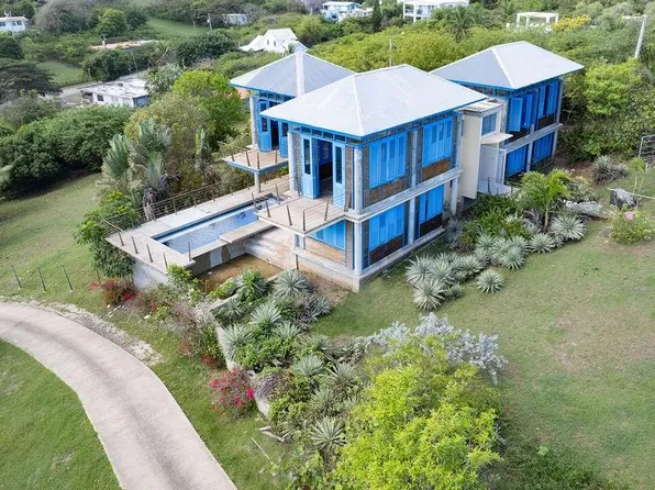 310 Bravos De Btm, Vieques, PR 00765